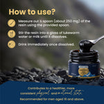 Instructions for using a resin product with a jar and spoon on a dark background